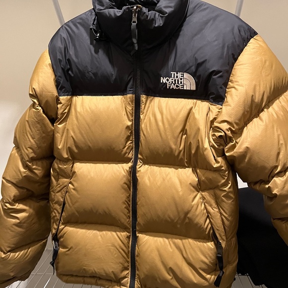 Puffer jacket - Picture 1 of 6